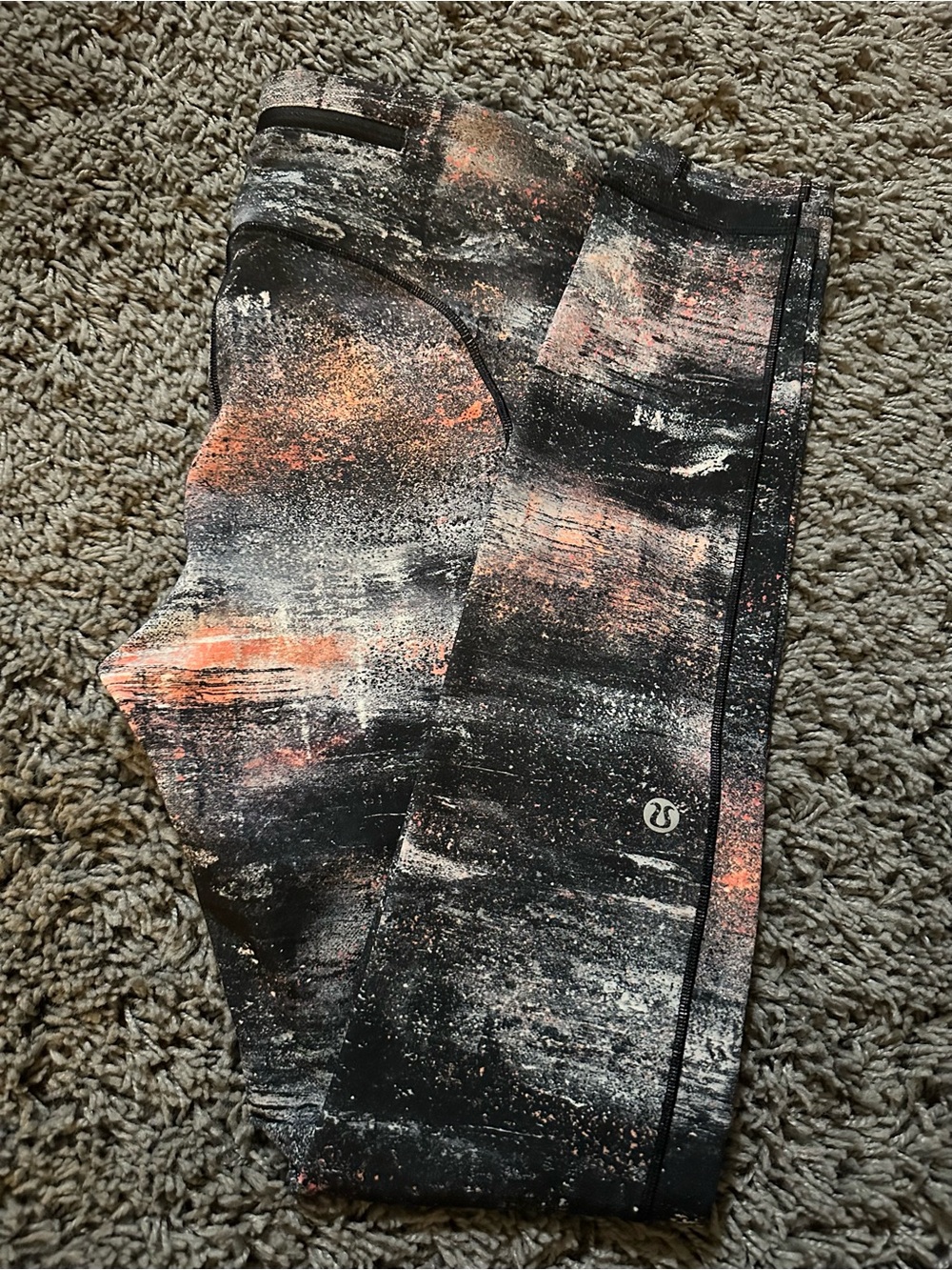 ⚜️lululemon athletica Black & Coral Speckled Leggings